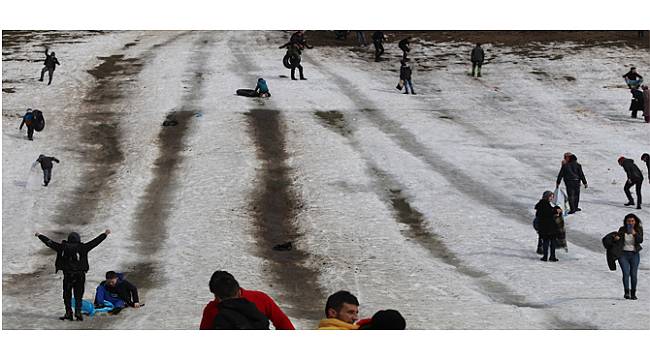 Ayder'de Kar Festivali 'Kardan Adamsız' Geçti