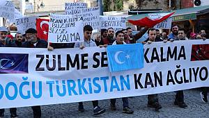 Rize'de Doğu Türkistan Protestosu