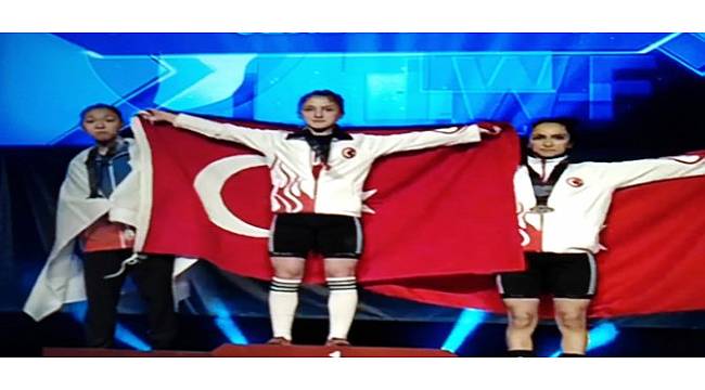 Çaykur Rizespor Kulubü ve Rize TOHM Sporcusu Bektaş, Yıldızlar Dünya Halter Şampiyonu Oldu