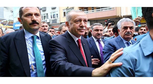 Cumhurbaşkanı Erdoğan Evinden Çıkarken Vatandaşa Seslendi