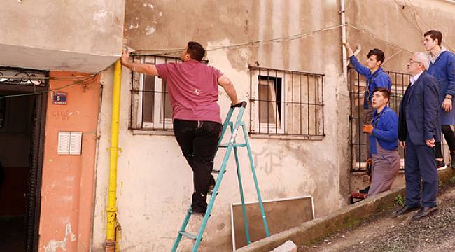 Rize'de İhtiyaç Sahiplerinin Evine "Kardeş Eli" Değiyor